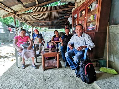 Meeting with Protestant families from La Mesa Limantitla