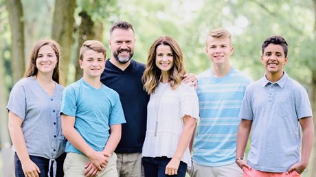 Willow Creek Announces New Senior Pastor Willow Creek Announces New Senior Pastor