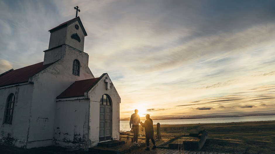 5 Books That Taught Me to Love the Local Church
