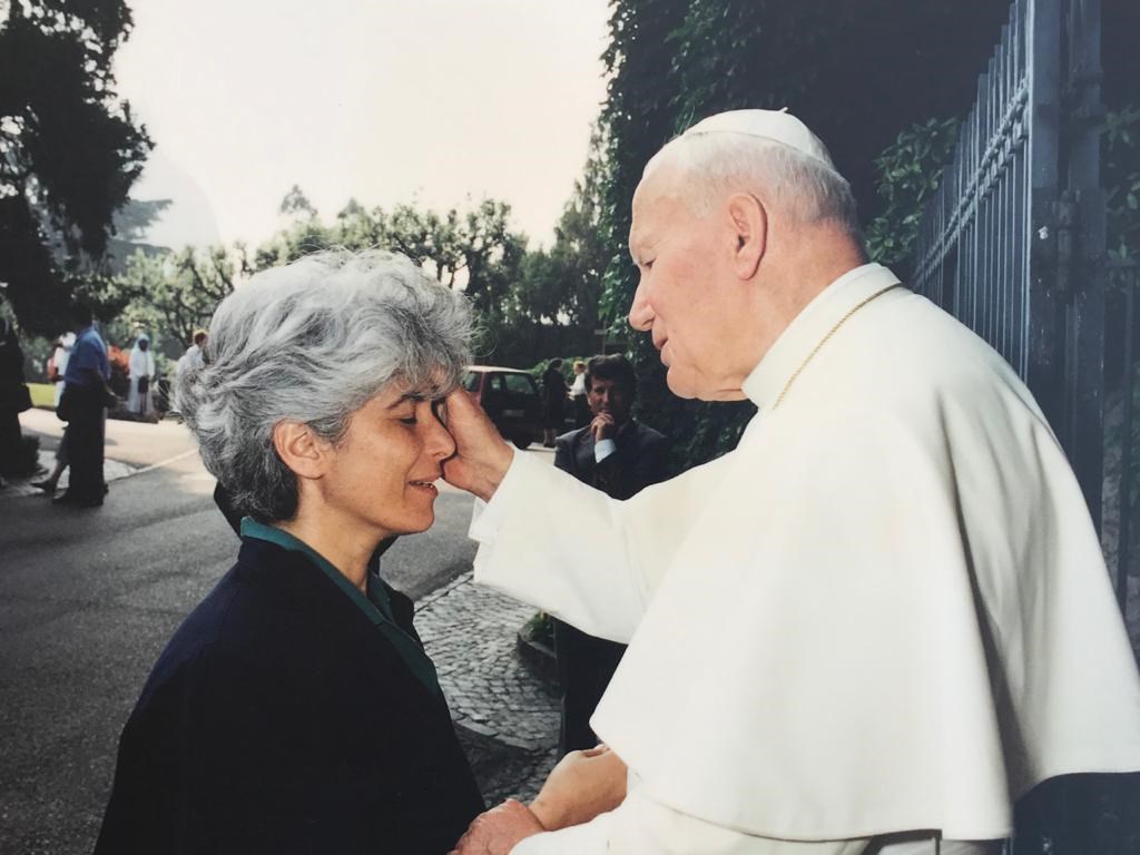 Jocelyne Khoueiry and Pope John Paul II