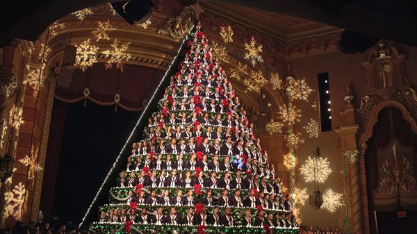 Reviews Of 2021 Portland Singing Christmas Tree