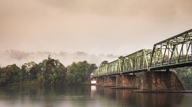 Preaching that Builds Bridges Preaching that Builds Bridges