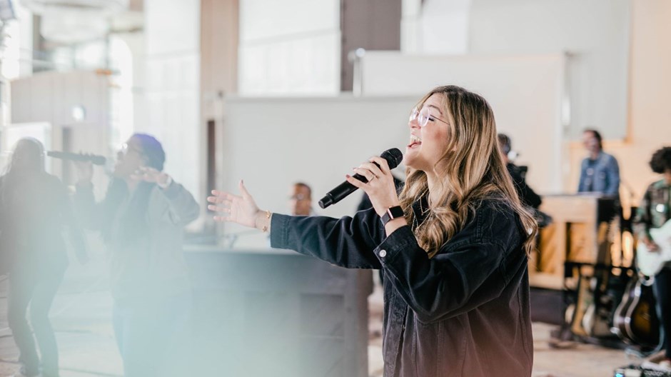 Mexican Worship Leader Layla de la Garza on the Power of ‘Sung Theology’