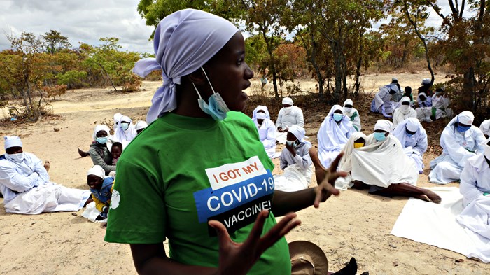 Vaccine Campaign at Zimbabwe Churches Praises What’s Done in Secret