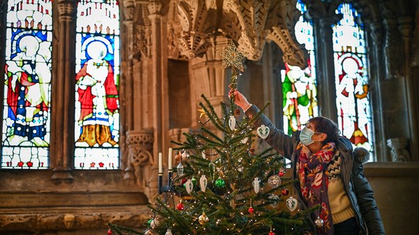 Episcopal Church Christmas Eve Services 2022 The Alpha And The Omicron: Covid-19 Disrupts Christmas Worship Again | News  & Reporting | Christianity Today