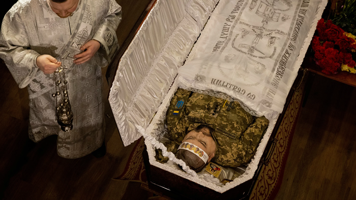 Mientras Rusia invade Ucrania, los pastores se quedan para servir, orar... y resistir Mientras Rusia invade Ucrania, los pastores se quedan para servir, orar... y resistir