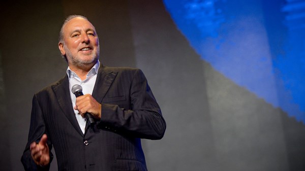 Hillsong Church Founder Brian Houston Resigns | News & Reporting |  Christianity Today