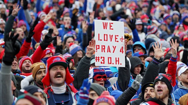 Prayers for Damar Hamlin Show Bond Between Football and Faith - The New  York Times