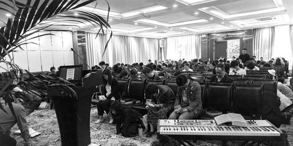秋雨之福教会曾经在一栋写字楼的19楼聚会 秋雨之福教会曾经在一栋写字楼的19楼聚会