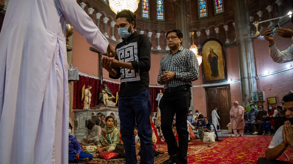 Confined to Dirty, Low-Wage Jobs, Pakistani Christians Still Face Persecution and Poverty