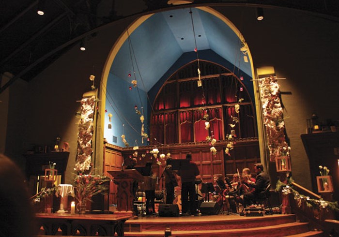 Discipling the Eyes Through Art in Worship Discipling the Eyes Through Art in Worship