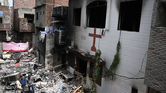 Setelah 26 Gereja Dibakar, Umat Kristen Pakistan Bersiap untuk Lebih Banyak Tuduhan Penistaan Agama