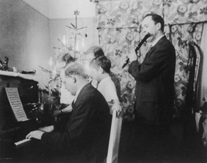 Bonhoeffer at the piano accompanied by Eberhard Bethge during Christmas 1940