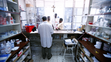 La mise en péril du plan américain de lutte contre le VIH inquiète les chrétiens africains.