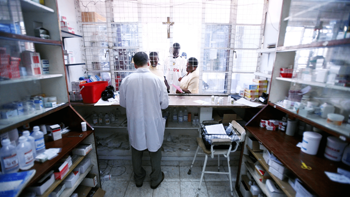 La mise en péril du plan américain de lutte contre le VIH inquiète les chrétiens africains. La mise en péril du plan américain de lutte contre le VIH inquiète les chrétiens africains.