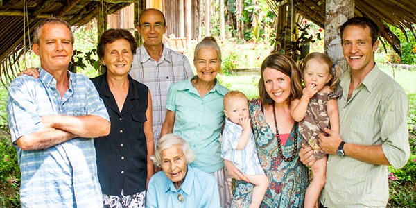 Lin Calvert (center) with her children Colin (left), Ted (third from left), and Valerie (fourth from left).