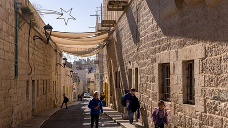 Bethlehem Membatalkan Natal, Tetapi Pendeta Lokal Masih Mengharapkan Malam Kudus