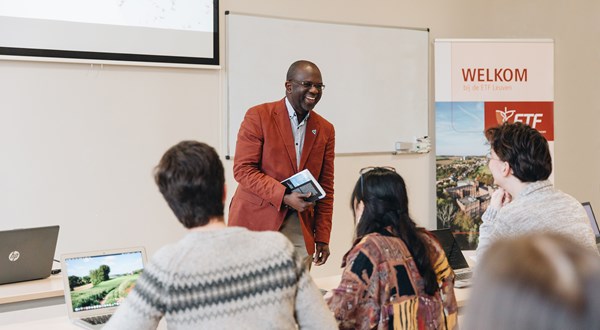Joseph Bosco Bangura teaching at the Evangelical Theological Faculty (ETF) in Belgium.