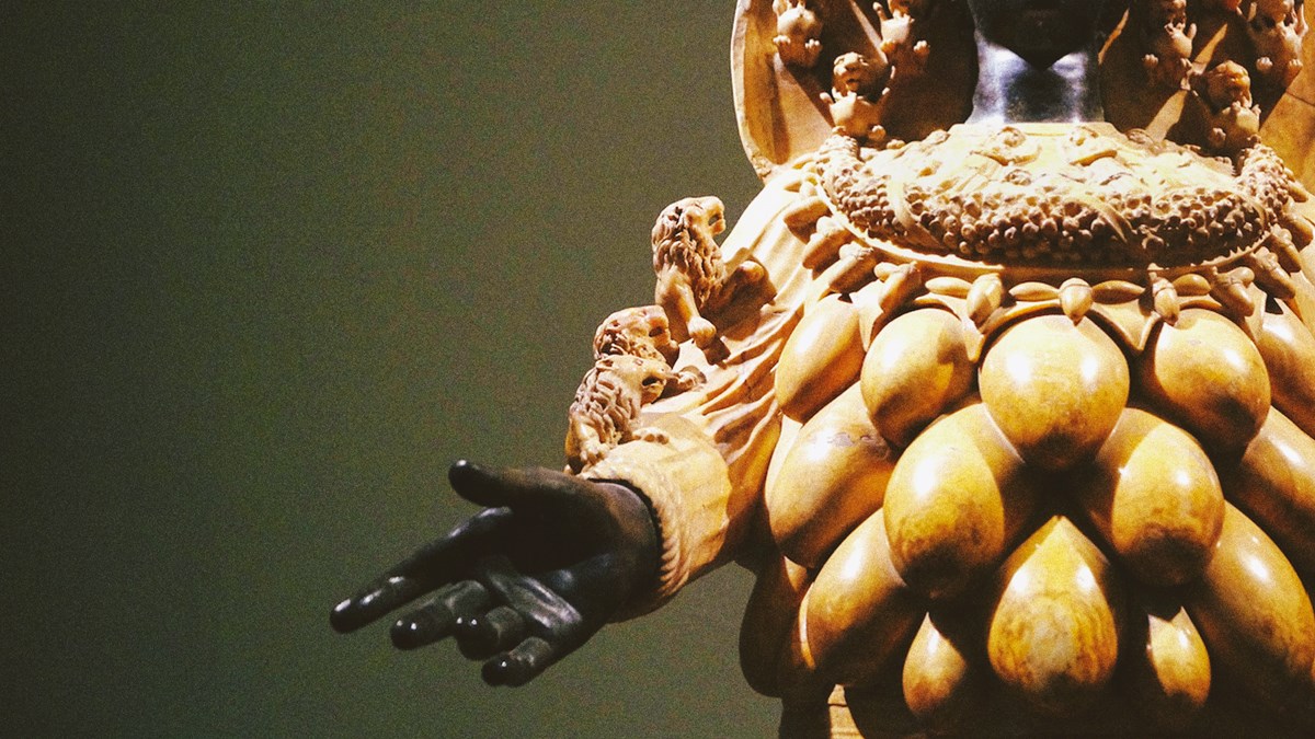 మహిళలు మరియు పిల్లలను కనడంపై పాల్ పదాల అర్థం వెనుక ఉన్న పురాణం