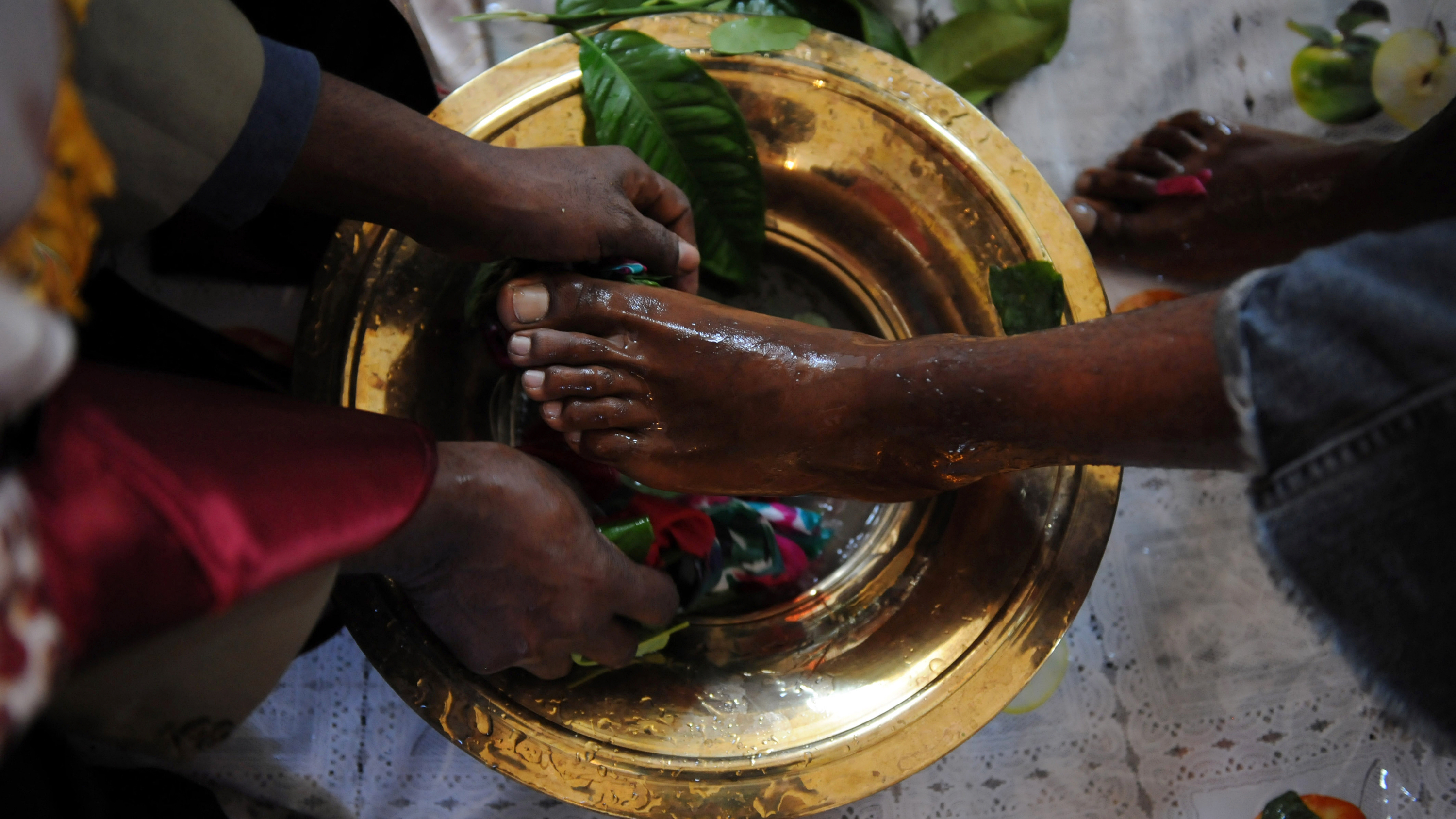 Shoes Stay On for Maundy Thursday - Vimarsana News