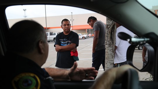 With Texas’ Deportation Law on Pause, Migrants Turn to the Church