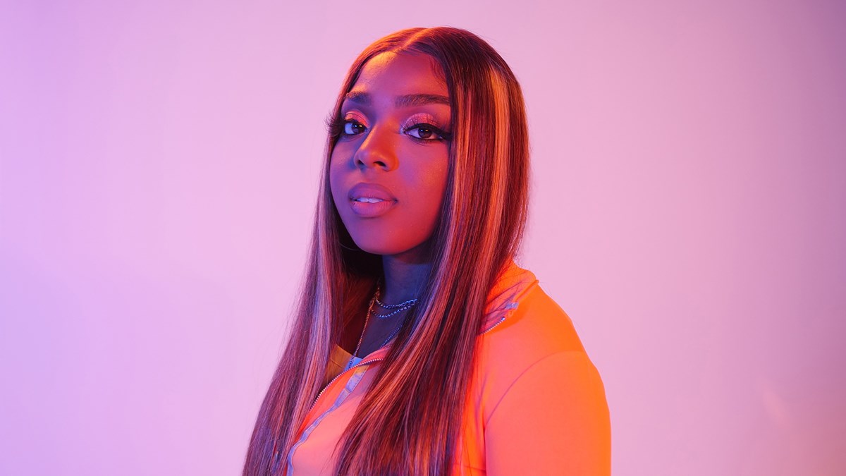 మీరు రాప్, జీసస్ మరియు కలర్ పింక్‌లను ప్రేమించగలరు