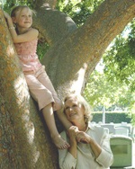 Glenn Close and Dakota Fanning as mother and daughter