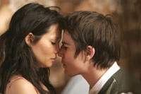 Lindsey (Lucy Liu) and Slevin (Josh Hartnett)