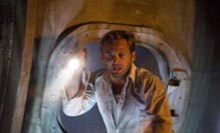 Josh Lucas as Dylan Johns, trying to lead the survivors to safety