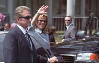 Pete Garrison (Michael Douglas) is a Secret Service agent assigned to protect the First Lady (Kim Basinger)