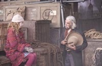 Lyra meets with Lee Scoresby (Sam Elliott)