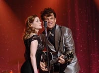Jenna Fischer as Darlene Madison joins Dewey onstage, a la June Carter and Johnny Cash