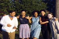 Lily and Rosaleen with the Boatwright sisters (Latifah, Sophie Okonedo, and Alicia Keys)