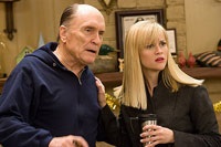 Howard (Robert Duvall) has a word with Kate