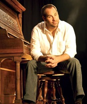The storyteller at his piano