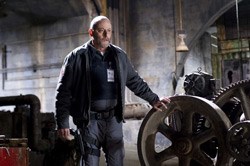 Jean Reno as Quinn