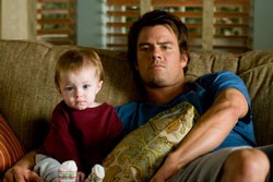 Messer (Josh Duhamel) with baby Sophie