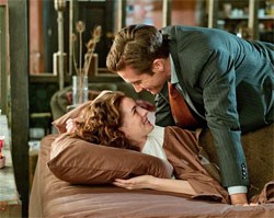 Anne Hathaway as Maggie, Jake Gyllenhaal as Jamie