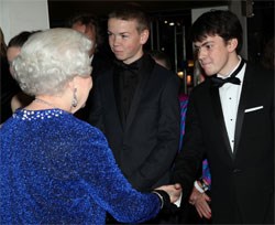 Poulter met the Queen (shaking hands with Skandar Keynes, who plays Edmund) at the London premiere