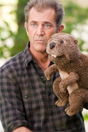 Mel Gibson as Walter, with his titular companion