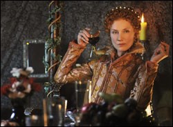 Joely Richardson as the young Queen Elizabeth
