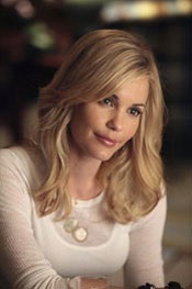 Leslie Bibb as Amanda