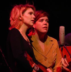 Julie-Lee-(left)-with-Alison-Krauss