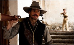 Santiago Cabrera as José Reyes Vega