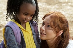 Gabriella Phillips as Keisha, Lynn Collins as Samantha