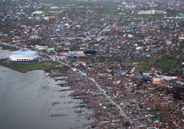 3 Ways to Help with Disaster Relief in the Philippines 3 Ways to Help with Disaster Relief in the Philippines