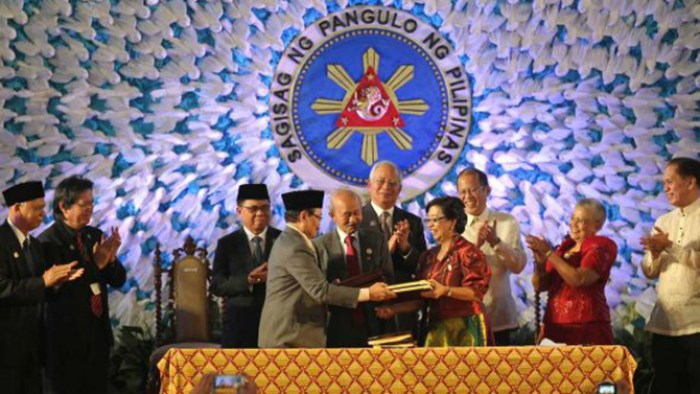 Evangelicals Back Peace Pact with Islamic Rebels in Philippines Evangelicals Back Peace Pact with Islamic Rebels in Philippines