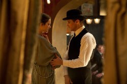 Marion Cotillard and Jeremy Renner in 'The Immigrant'