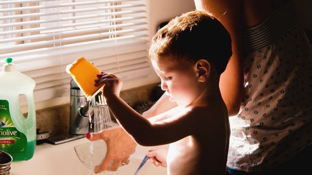 Who Does the Dishes at Your House? (and why that matters) Who Does the Dishes at Your House? (and why that matters)