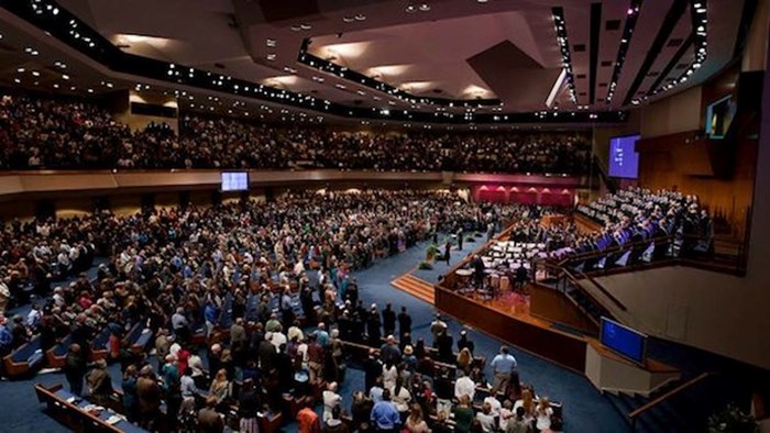 House Church Critiques of the Megachurch: 3 Ways to Make it Better House Church Critiques of the Megachurch: 3 Ways to Make it Better